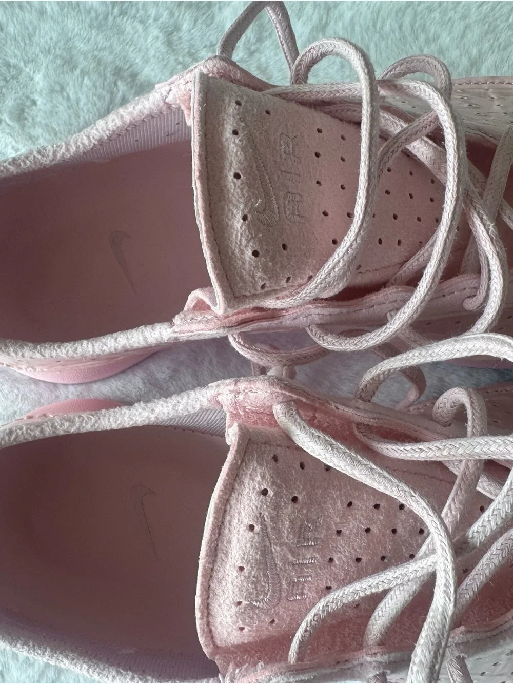 Nike Women's Light Pink Suede Lace-Up Sneakers never worn